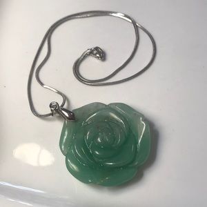 Handmade chain necklace w/rose pendant of carved, polished semi precious stone